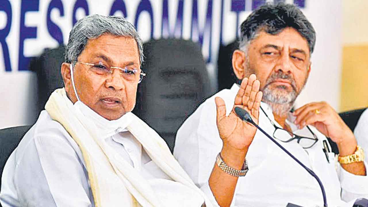 కర్ణాటకలో విందు రాజకీయాలు