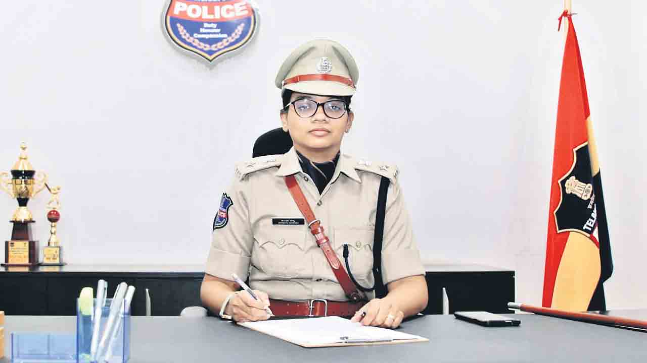 పోలీసు సేవల ఫీడ్బ్యాక్ కోసం క్యూఆర్ కోడ్