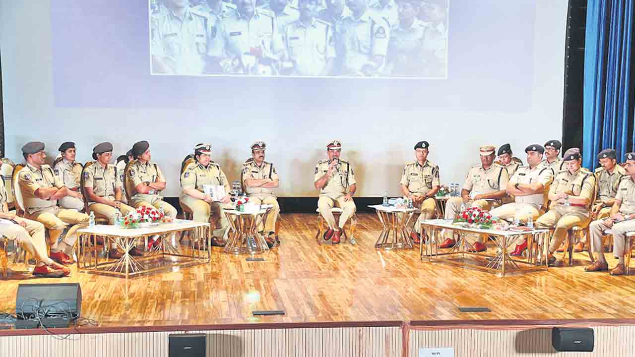 Hyderabad Police | నిఘా గాలికొదిలేసి.. భద్రత పట్టు సడలి.. 2024లో 41 శాతం పెరిగిన నేరాలు