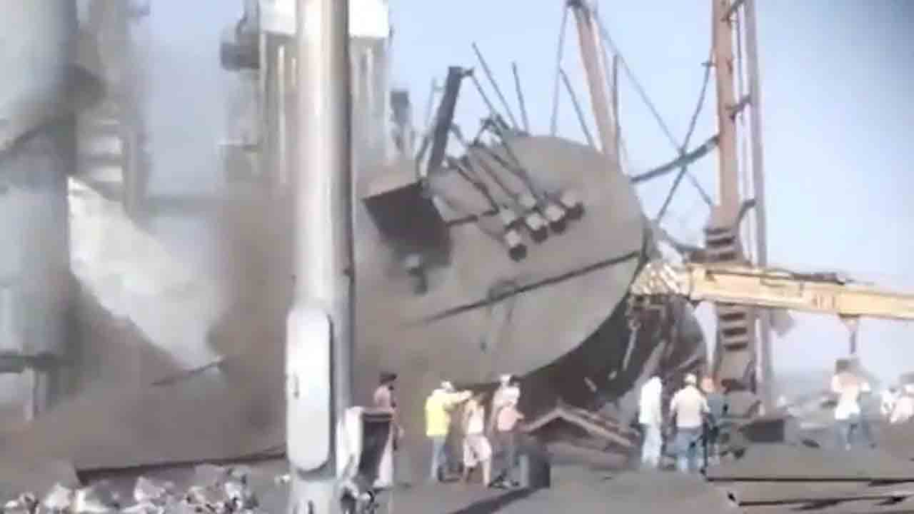 Silo collapsed | ఐరన్‌ ఫ్యాక్టరీలో ఘోర ప్రమాదం.. నలుగురు దుర్మరణం
