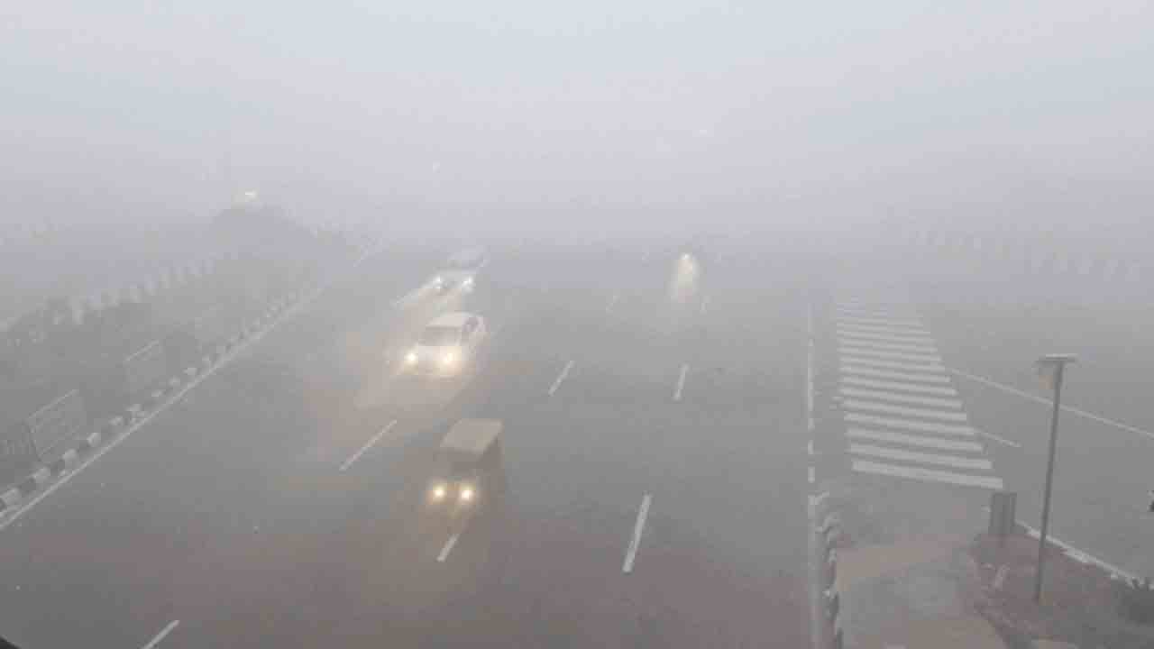 Cold wave | గజగజ వణుకుతున్న ఉత్తర భారతం.. జీరోకు పడిపోయిన విజిబిలిటీ.. విమాన, రైలు సేవలకు అంతరాయం