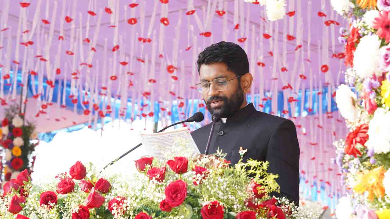 అర్హులకు సంక్షేమ పథకాలు