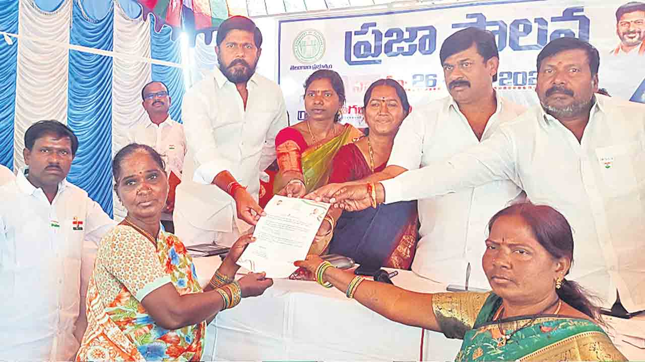 ప్రొటోకాల్‌ విస్మరించిన అధికారులు