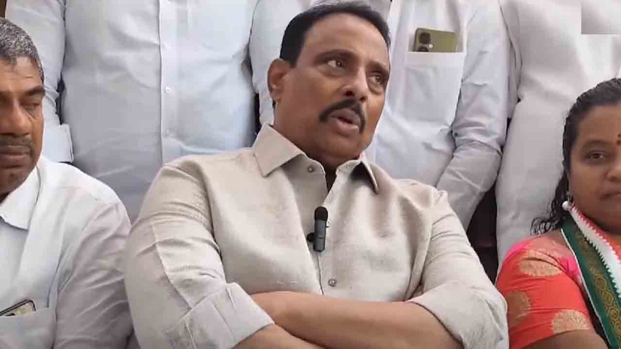 Danam Nagender | చిత్తశుద్ది ఉంటే ఫుట్‌పాత్‌లపై ఆక్రమణల కూల్చివేతను.. పాతబస్తీ నుంచి ప్రారంభించండి: ఎమ్మెల్యే దానం