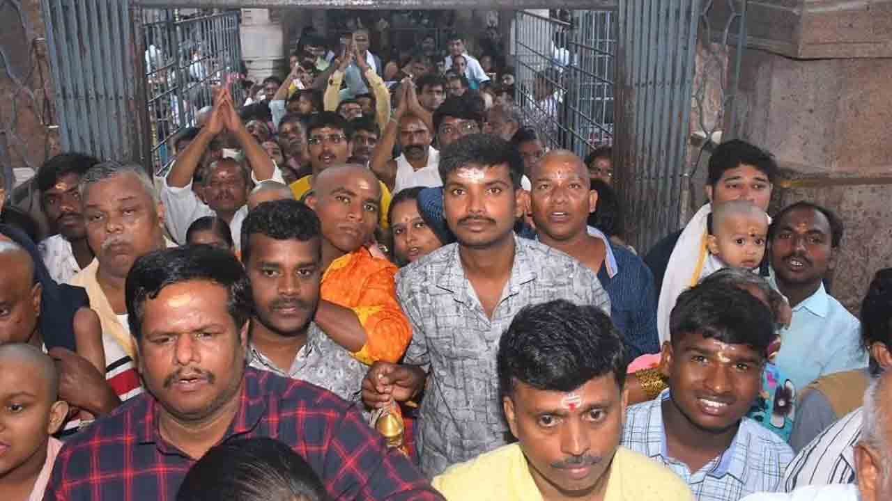 Srisailam | మకర సంక్రాంతి.. శ్రీశైలం మల్లన్న ఆలయానికి పోటెత్తిన భక్తులు