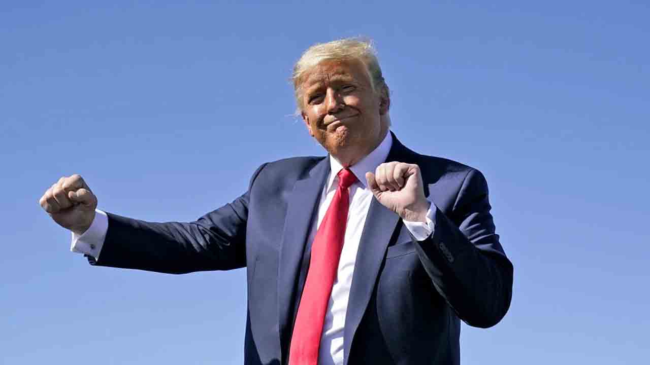 Donald Trump | మరోసారి ఐకానిక్‌ స్టెప్పులతో ఆకట్టుకున్న ట్రంప్‌.. వీడియో