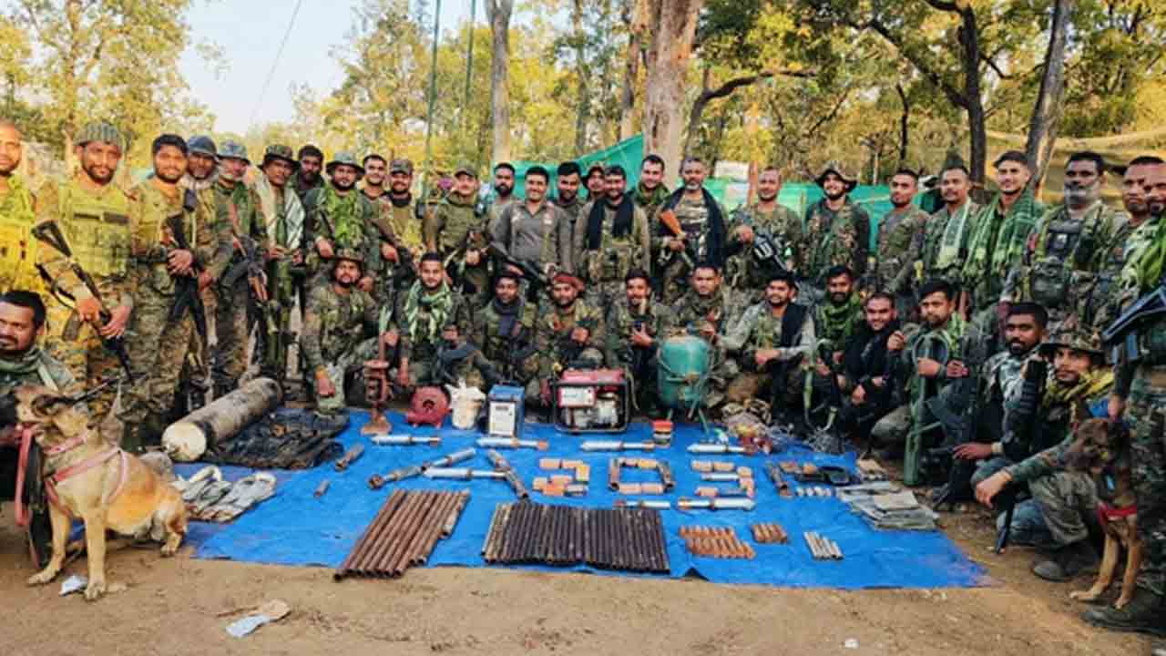 Maoist Arms Dump | మవోయిస్టులకు మరో ఎదురుదెబ్బ.. బయటపడిన భారీ ఆయుధాల డంప్‌