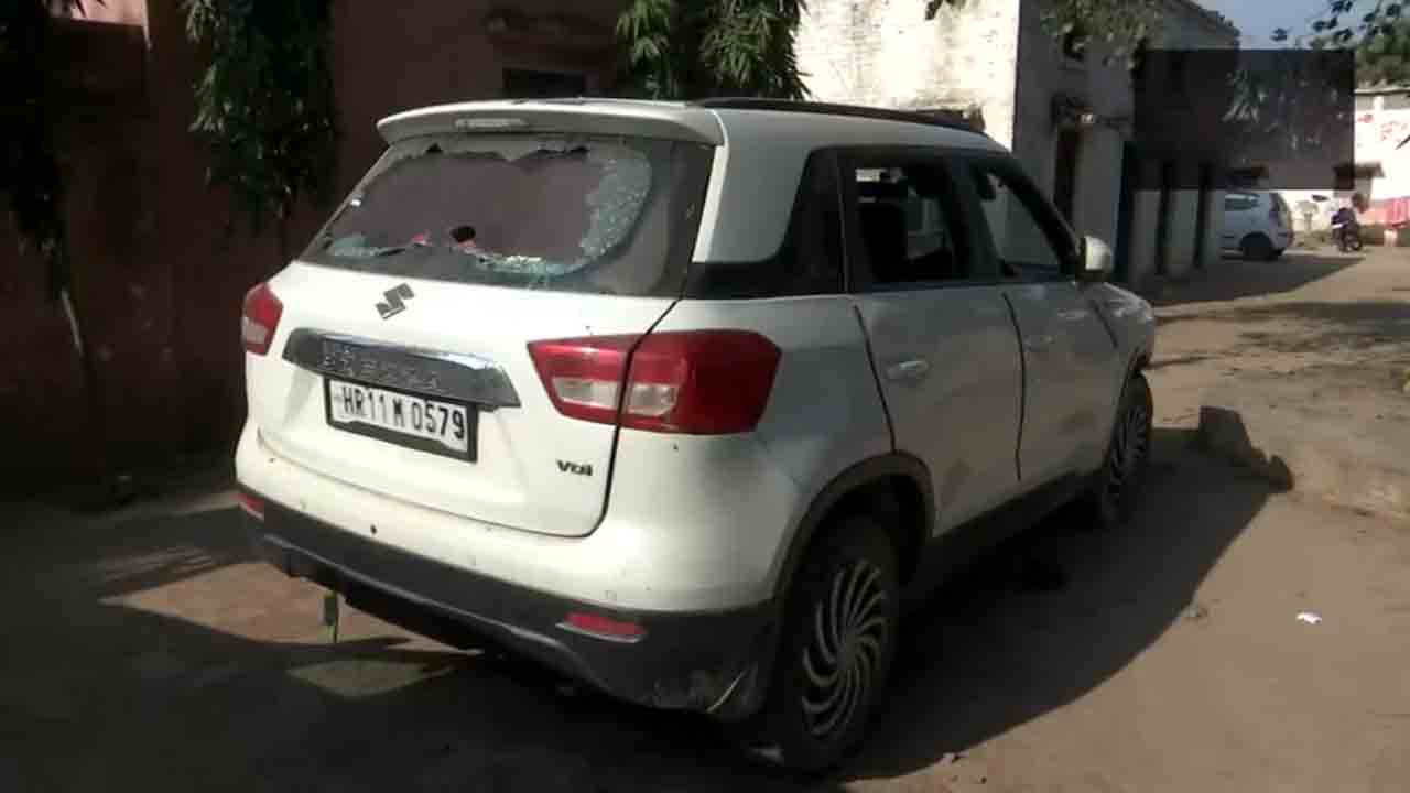 Encounter | సినీ ఫక్కీలో పోలీసుల ఛేజింగ్‌.. కారులో వెళ్తున్న దుండగుల కాల్చివేత.. Video