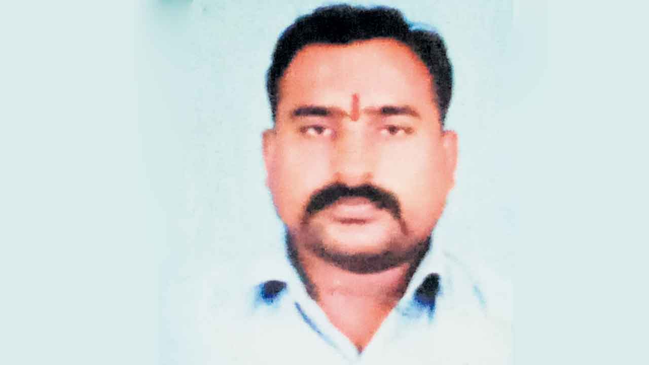 రుణమాఫీ కాలేదని.. గుండెపోటుతో రైతు మృతి