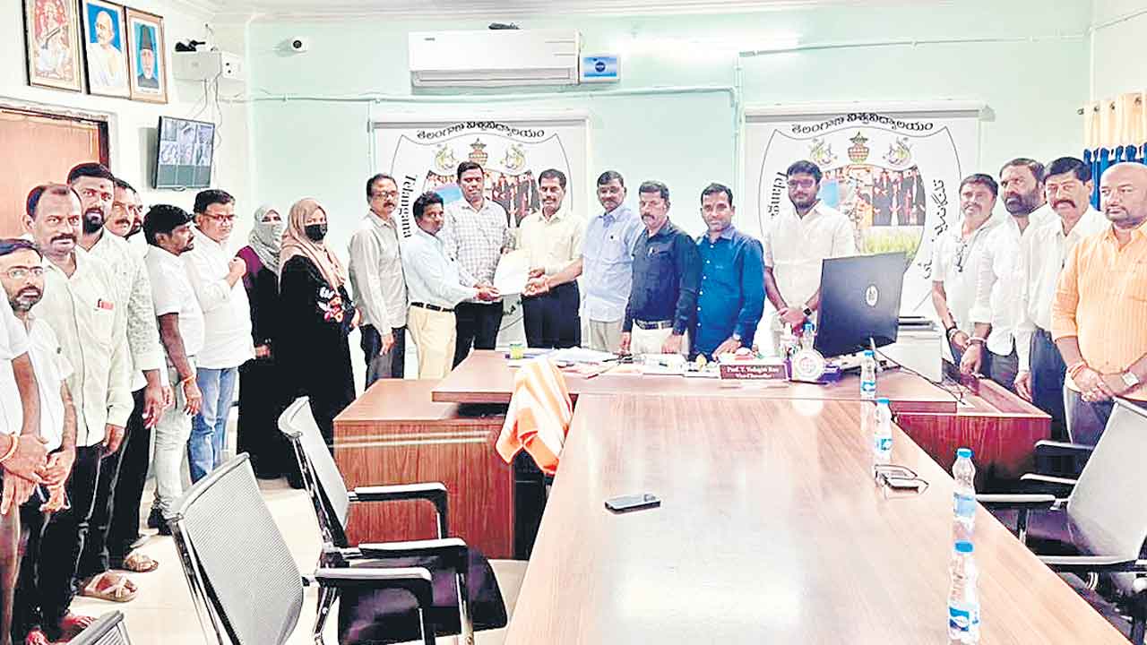 ‘ఫీజు రీయింబర్స్‌మెంట్‌’ ఇవ్వాలి