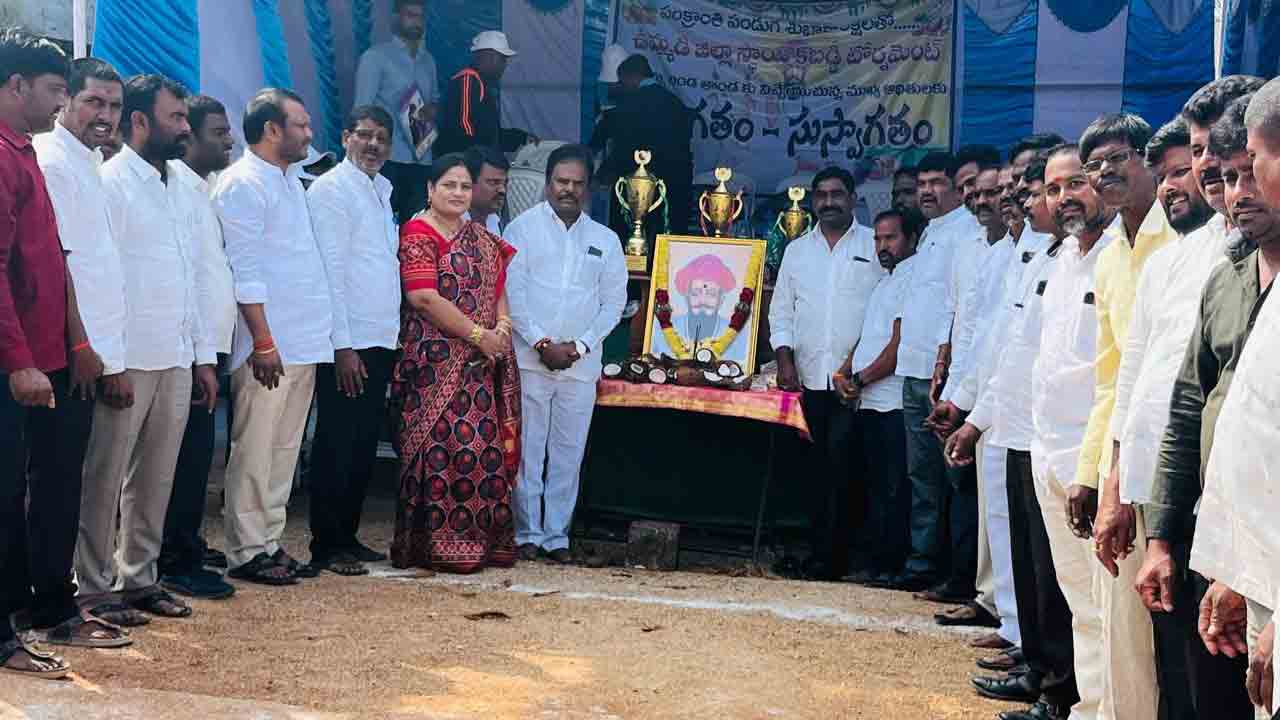 క్రీడాకారులను ప్రోత్సహించాలి