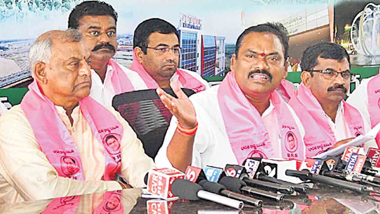 కక్షపూరిత కేసులతో భయపెట్టలేరు