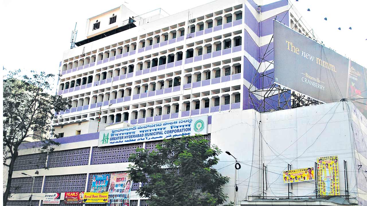 సాగదీసి.. వ్యయం పెంచి!