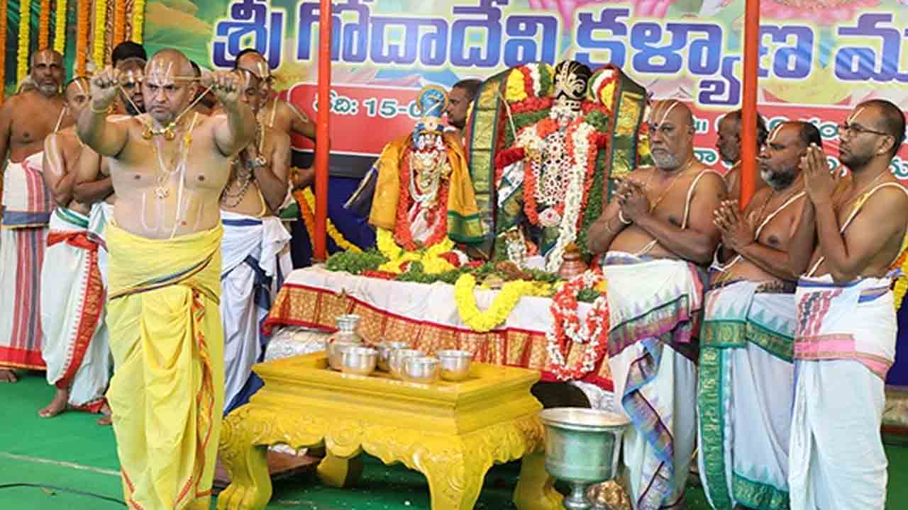 Tirumala | వేంకటరమణుడి సన్నిధిలో కొనసాగుతున్న భక్తుల రద్దీ