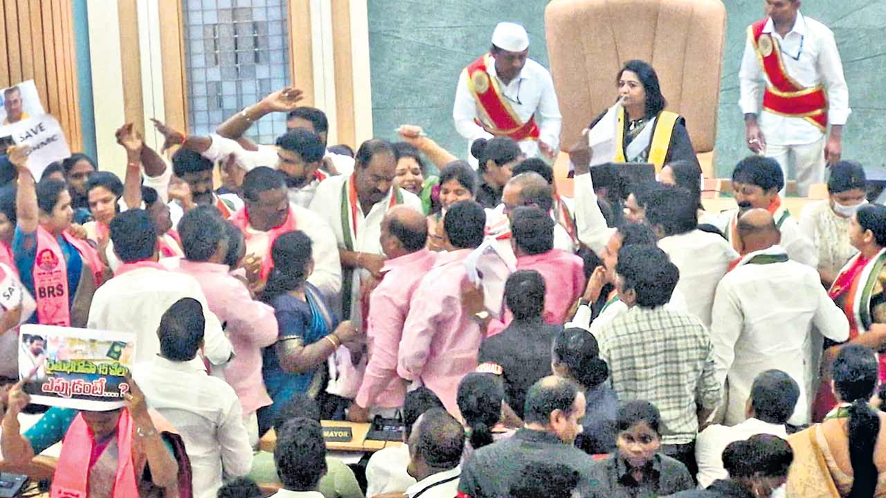 GHMC | బల్దియాలో బ్లాక్‌ డే.. జీహెచ్‌ఎంసీ చరిత్రలో తొలిసారిగా సభ్యుల సస్పెండ్‌