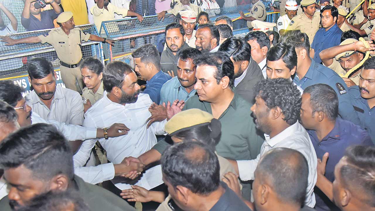 కేటీఆర్‌కు బాసటగా..