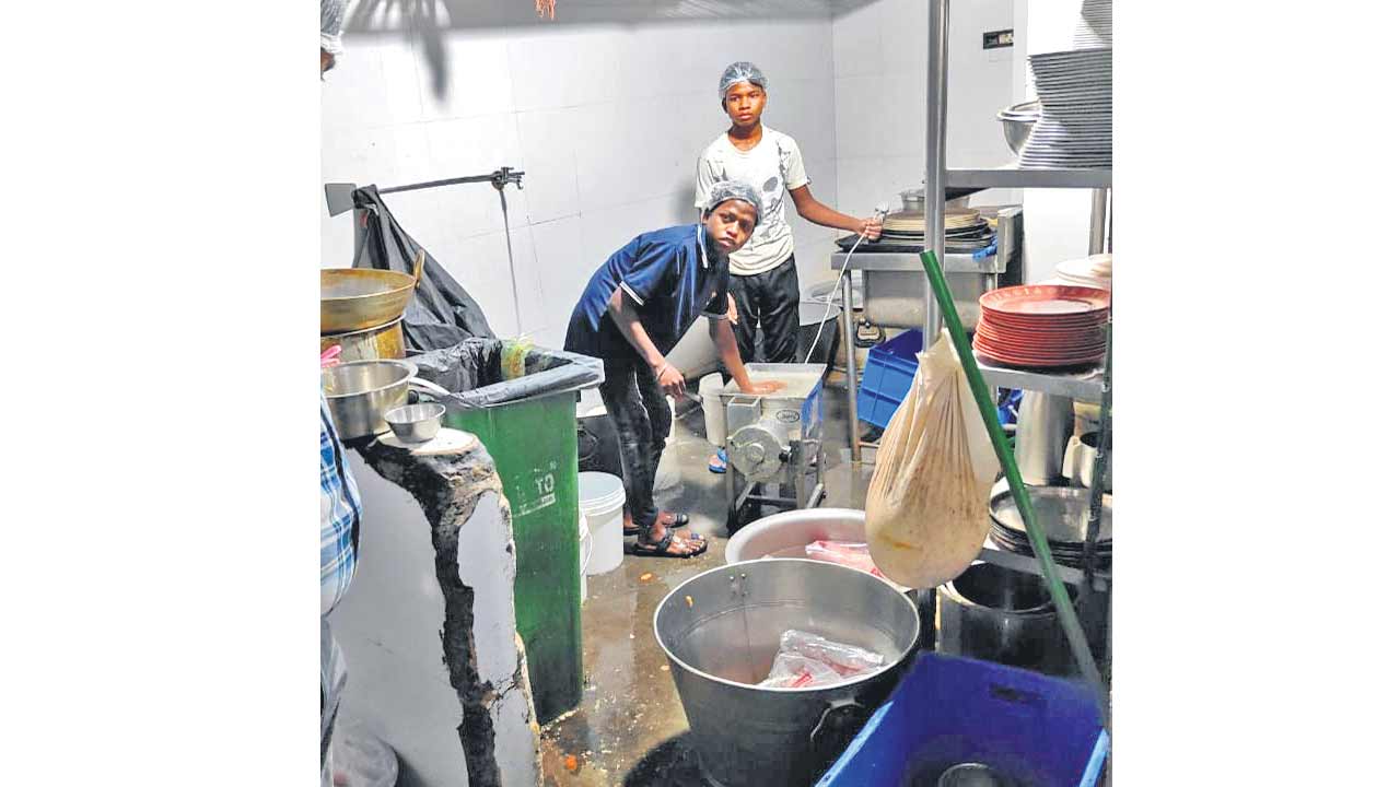 ఉలవచారులో తనిఖీలు