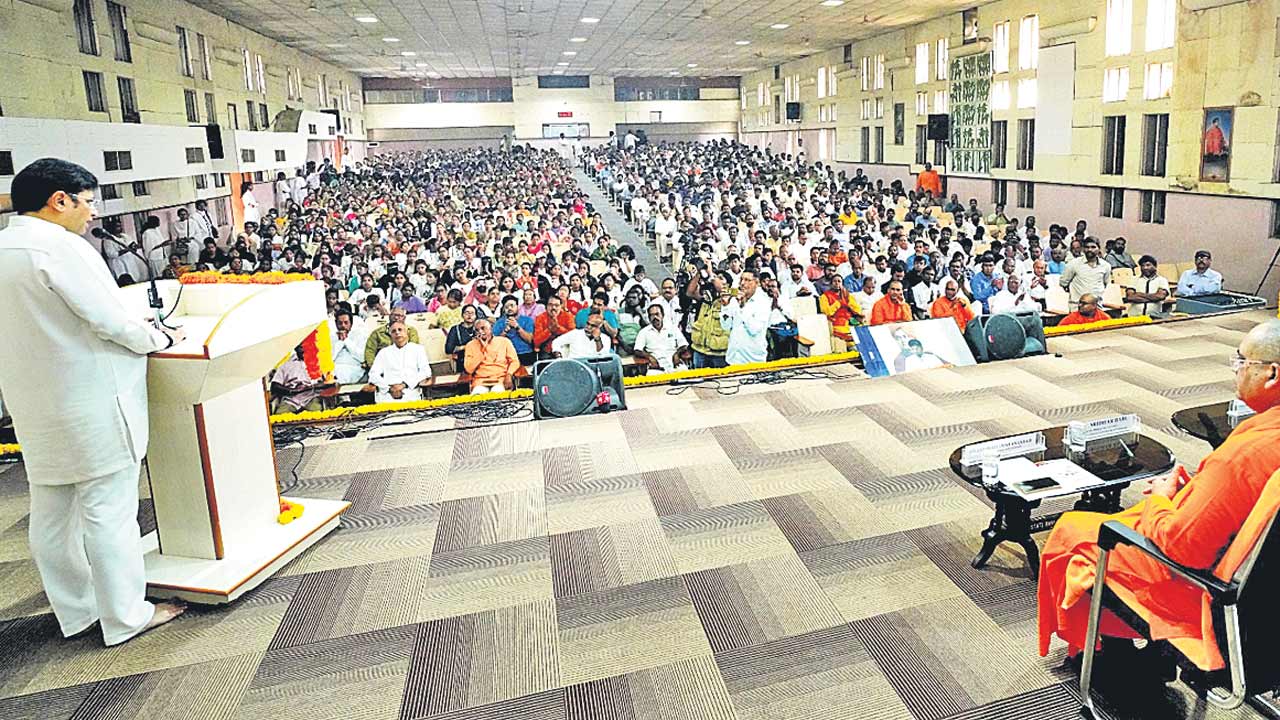 Minister Sridhar Babu | అపజయాలకు కుంగిపోవొద్దు.. ఆత్మ విశ్వాసంతో ముందడుగేయాలి: మంత్రి శ్రీధర్‌ బాబు