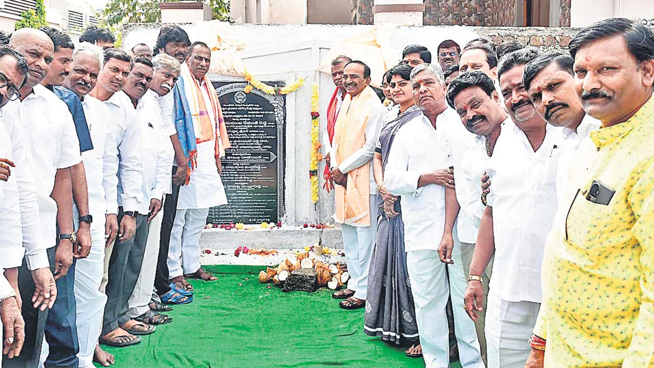 స్థానిక సంస్థలకు రాష్ట్ర ప్రభుత్వ నిధులేవి?