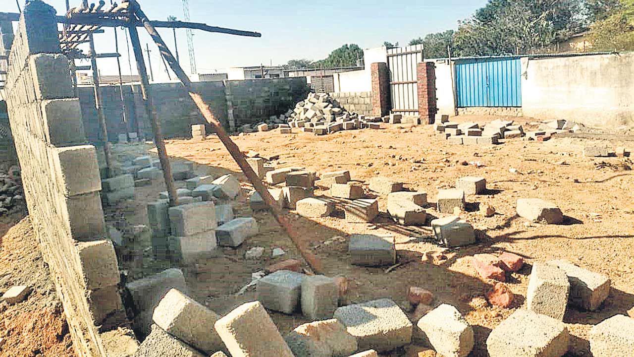 రాత్రికి రాత్రే..