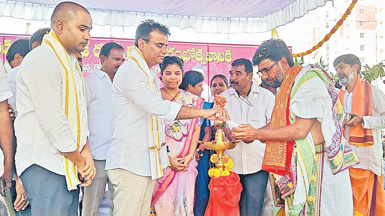 ఆత్మగౌరవ సౌధాలు డబుల్‌ బెడ్రూంలు