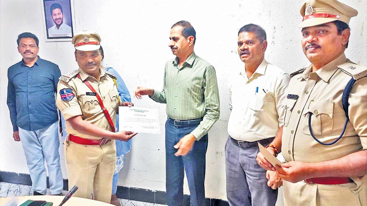 ఆపరేషన్‌ ధూల్‌పేటలో 53మందికి ప్రశంసా పత్రాలు