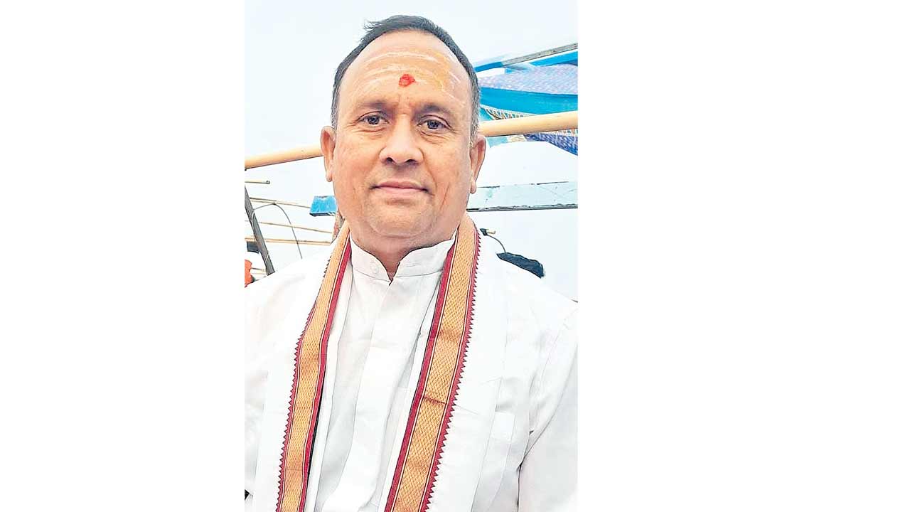 సనాతన ధర్మ రక్షణకు పాటుపడాలి