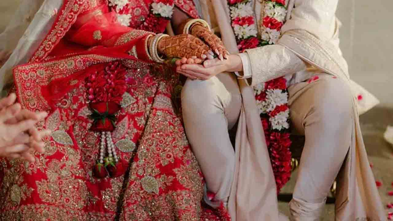 High Court | హిందూ వివాహం పరమ పవిత్రం.. అసాధారణ ఇబ్బందులుంటే తప్ప ఏడాదిలోగా విడాకులు కుదరదు: హైకోర్టు