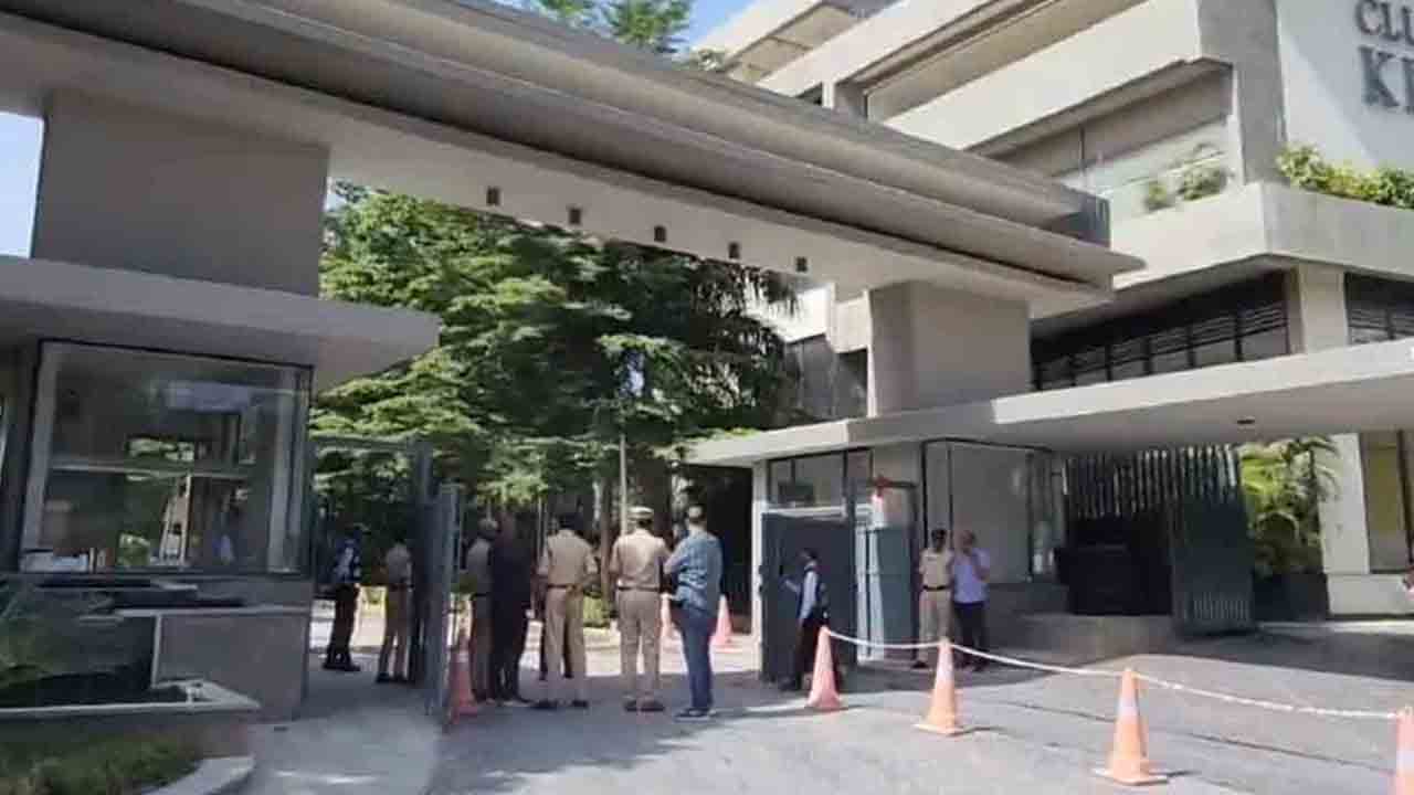 Harish Rao | హరీశ్‌రావు గృహ నిర్బంధం‌.. కోకాపేటలో భారీగా మోహరించిన పోలీసులు