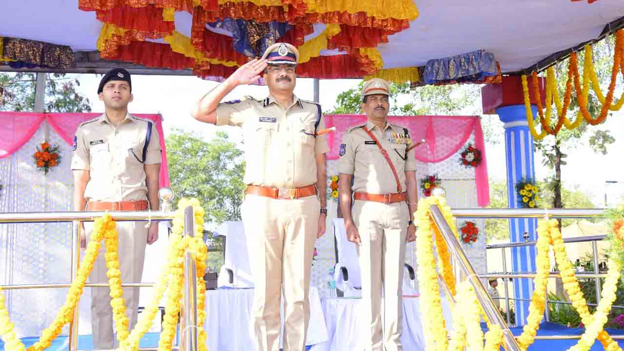 ఉత్సాహంగా కానిస్టేబుళ్ల పాసింగ్‌ అవుట్‌ పరేడ్‌