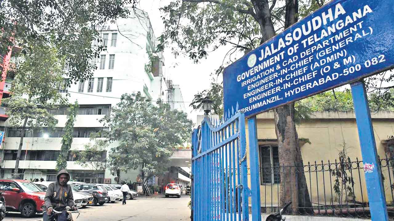 Congress Govt | ఖాళీలతో ఇరిగేషన్‌ శాఖ అస్తవ్యస్తం.. సాగునీటి నిర్వహణకు సర్కార్‌ ‘నీళ్లు’