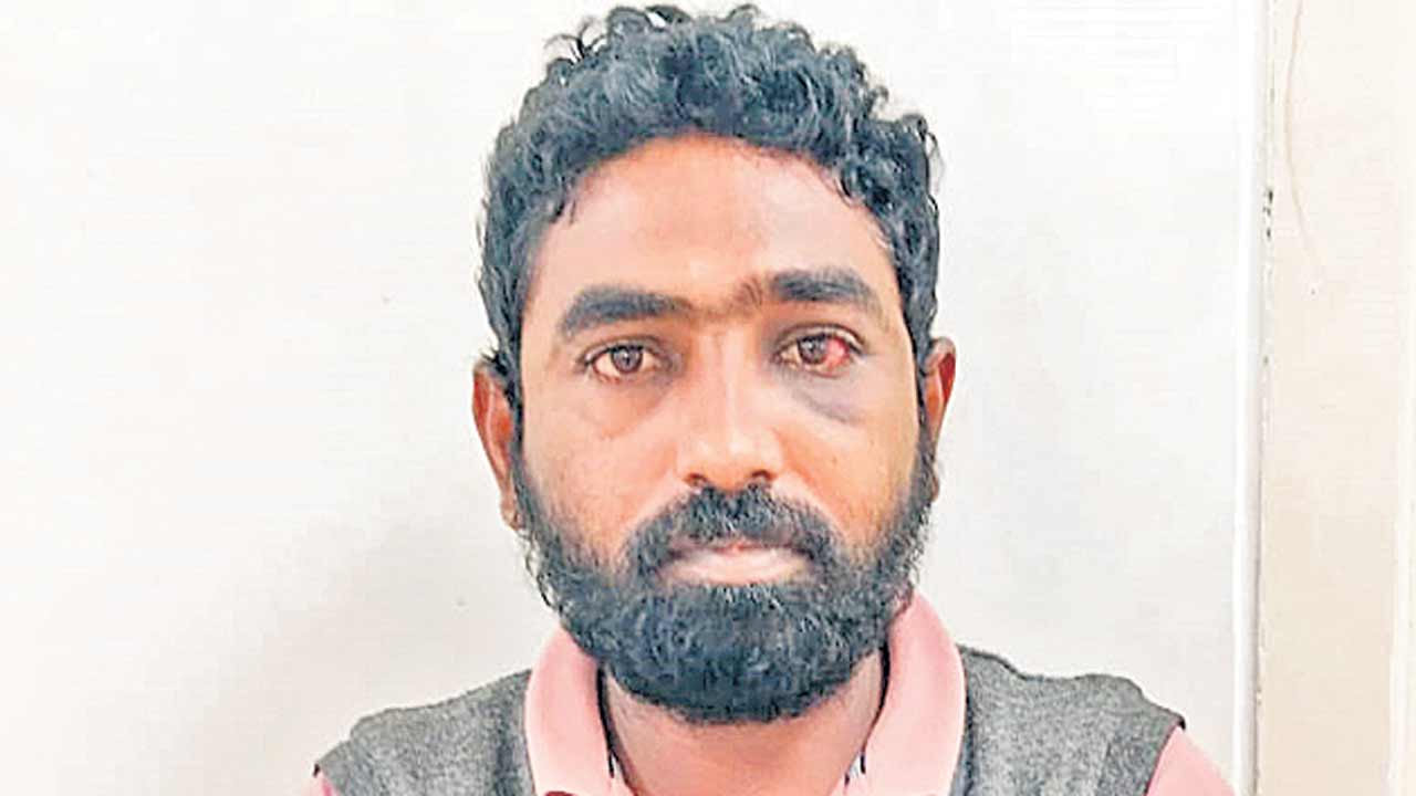 ప్రేమ పేరుతో వల.. మూడు పెండ్లిళ్లు