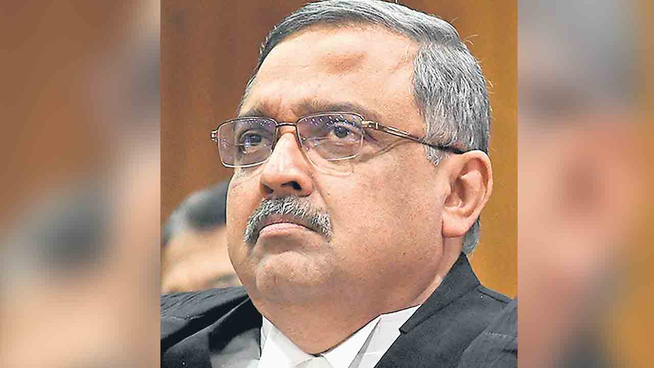 సుప్రీంకోర్టు జడ్జిగా జస్టిస్‌ వినోద్‌ చంద్రన్‌ ప్రమాణం