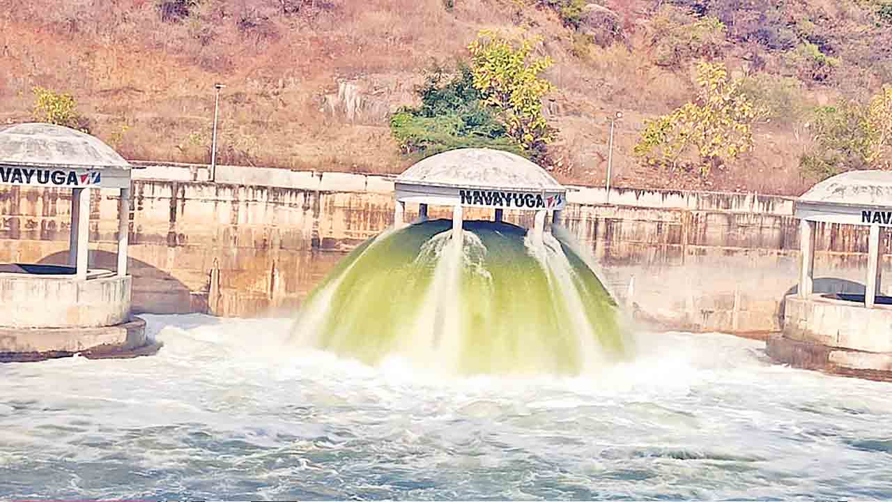 Kaleshwaram | మళ్లీ కాళేశ్వరమే దిక్కయింది.. ఎల్లంపల్లిలో మొరాయించిన మోటర్లు