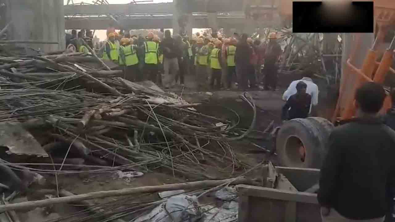 Lintel collapsed | కన్నౌజ్‌ రైల్వేస్టేషన్‌లో కొనసాగుతున్న సహాయక చర్యలు.. Videos