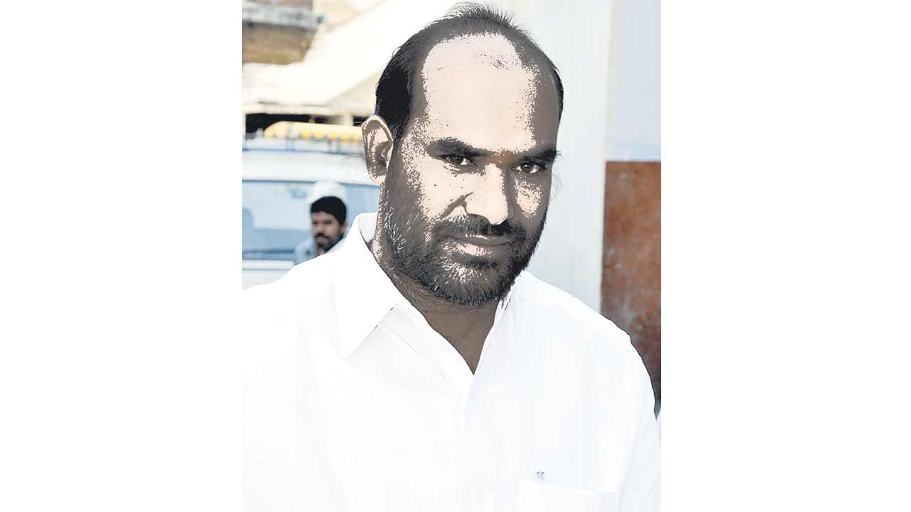 పచ్చి అబద్ధాలు.. అసత్యపు ఆరోపణలు!