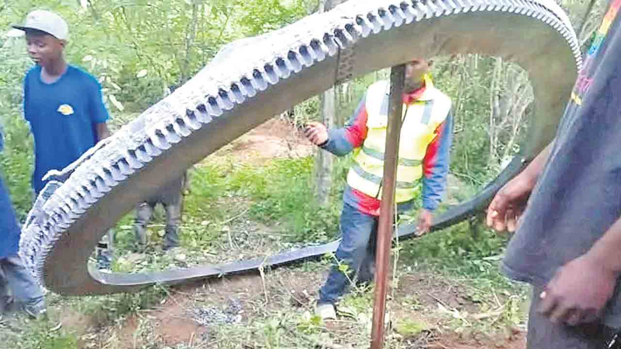 నెత్తిపై రోదసి పిడుగు!