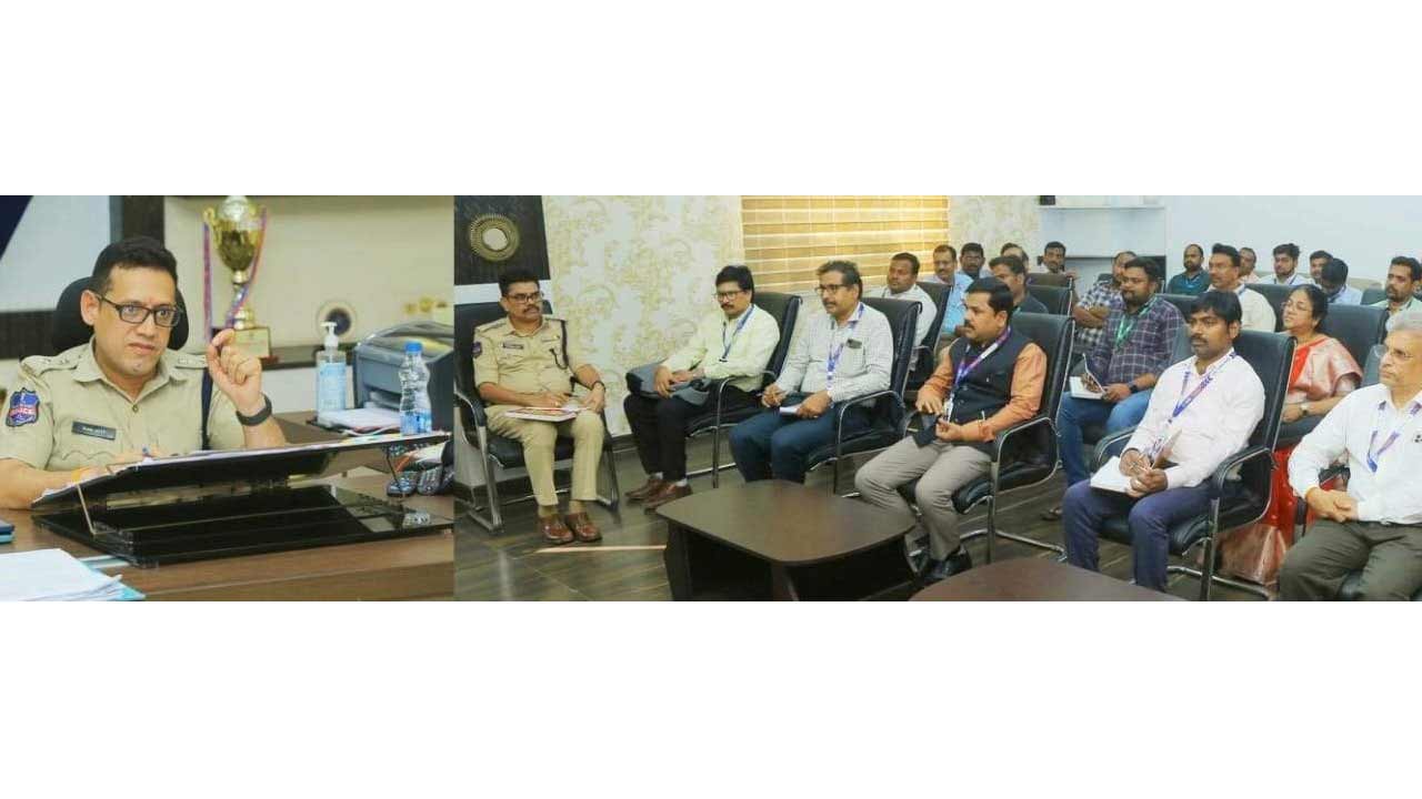 బ్యాంకుల వద్ద పెట్రోలింగ్‌ ముమ్మరం