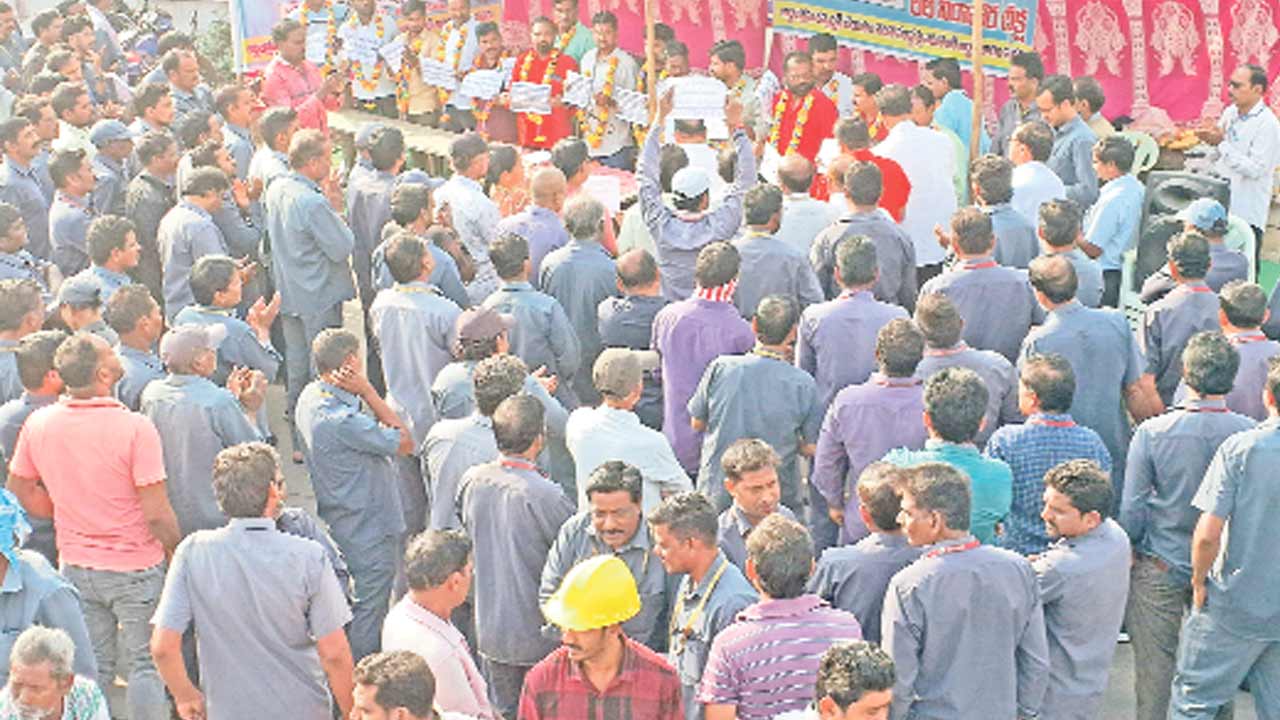 ప్రభుత్వంపై ప్రజాగ్రహం
