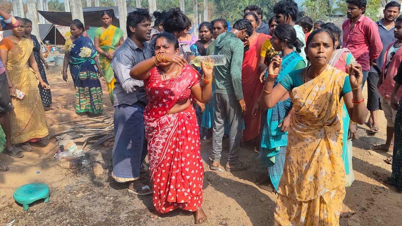 గుడారాల తొలగింపు వద్ద ఉద్రిక్తం
