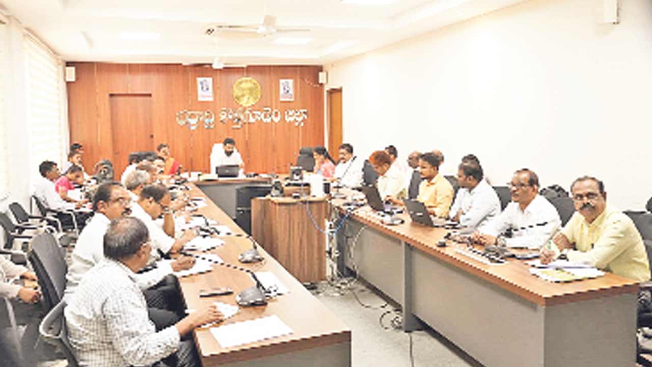 దరఖాస్తుల పరిశీలన పూర్తి చేయండి