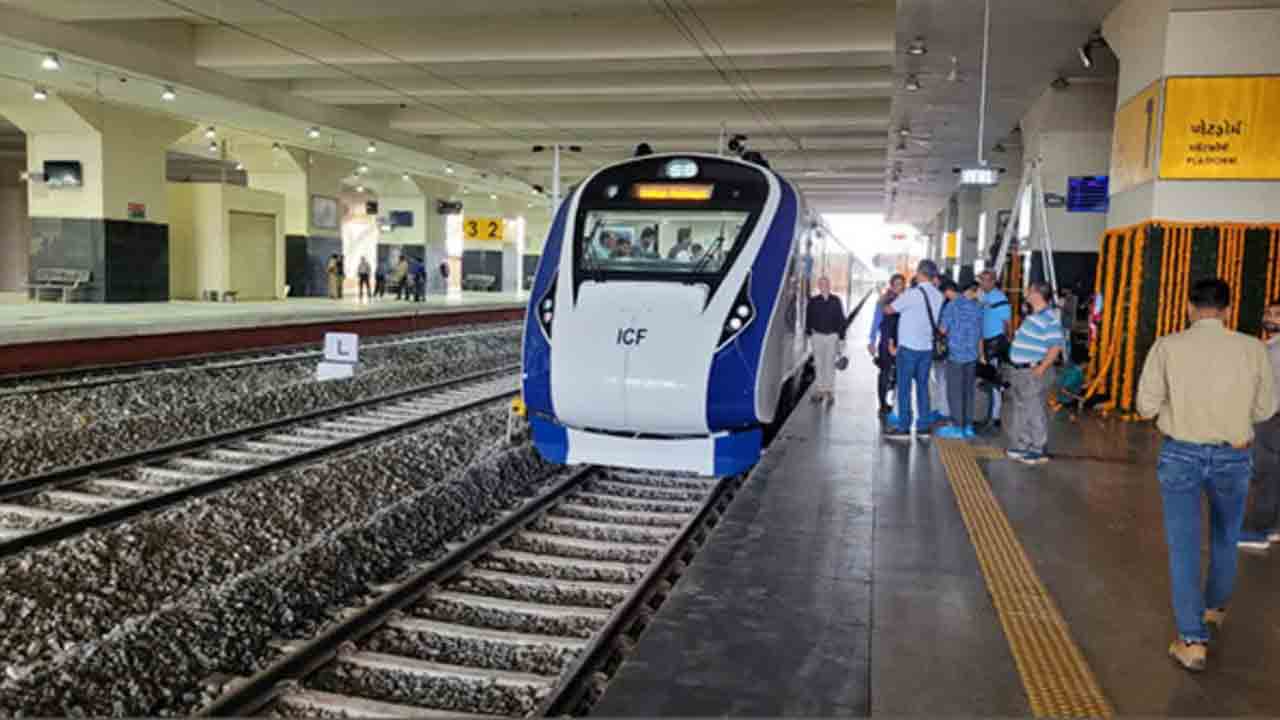 తేజస్‌, వందేభారత్‌ రైళ్లకు ఎల్‌టీసీ వర్తింపు