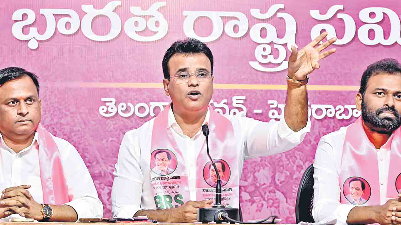 హామీలను తప్పించుకునేందుకే కొత్తడ్రామా