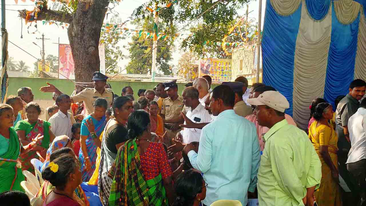 మమ్మల్నే ప్రశ్నిస్తారా ?