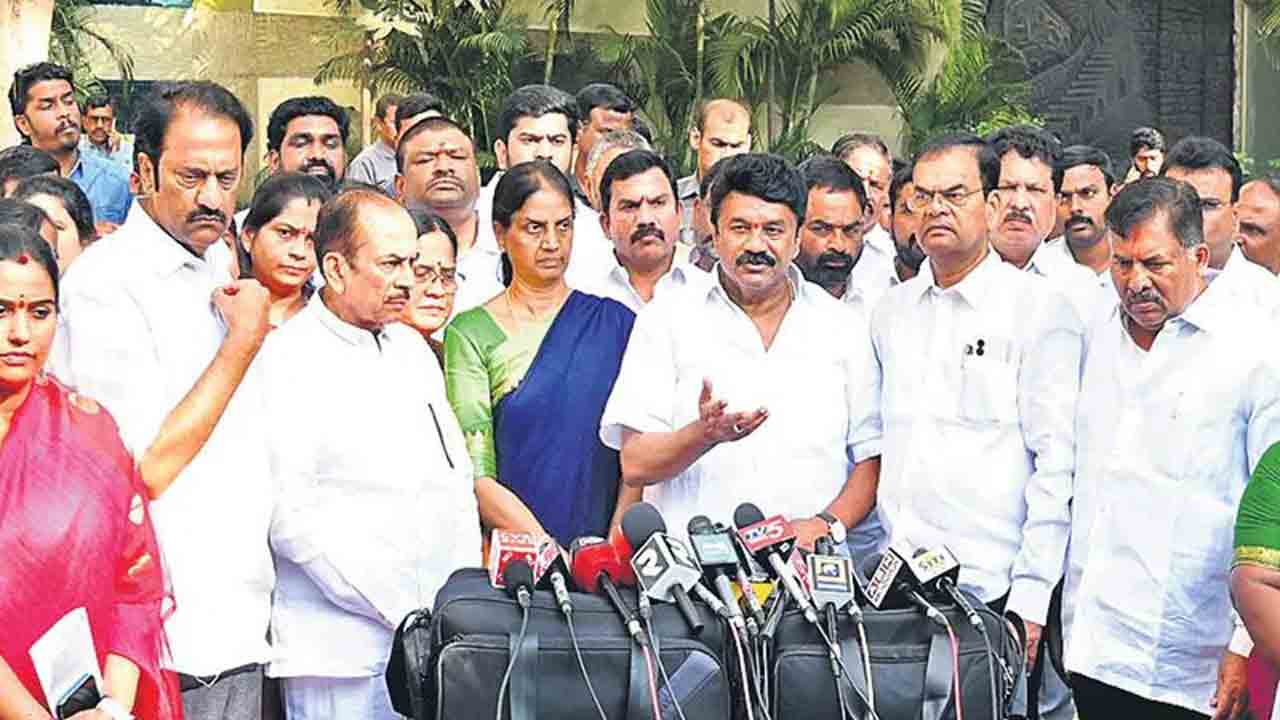 నేడు గ్రేటర్‌ బీఆర్‌ఎస్‌ ప్రజాప్రతినిధుల సమావేశం