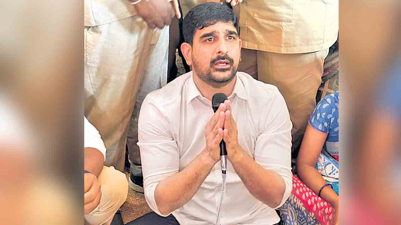 గ్రామసభకు ఇంతమంది పోలీసులా?