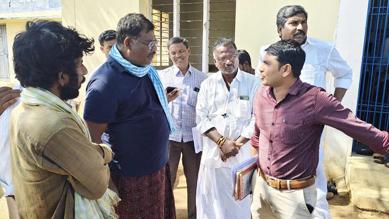 గ్రామసభ బహిష్కరణ