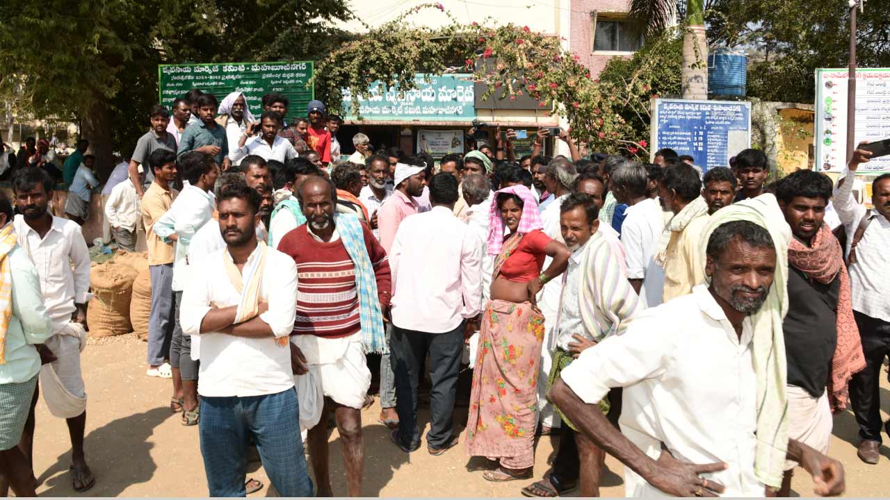 పాలమూరులో ఉద్రిక్తత