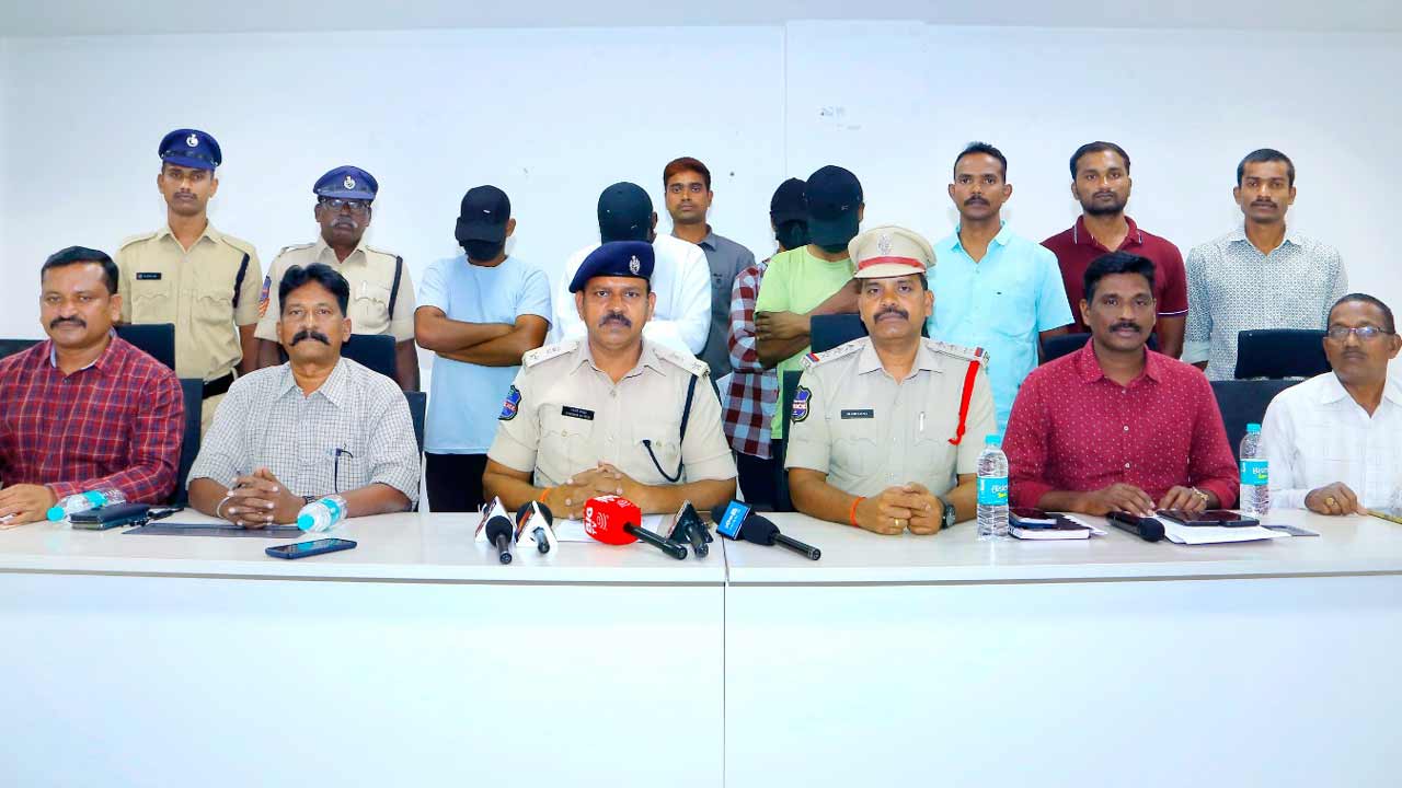 ‘ధని’యాప్‌ ముఠా గుట్టురట్టు