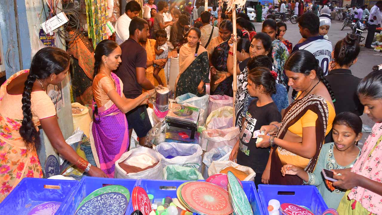 సంక్రాంతి సందడి